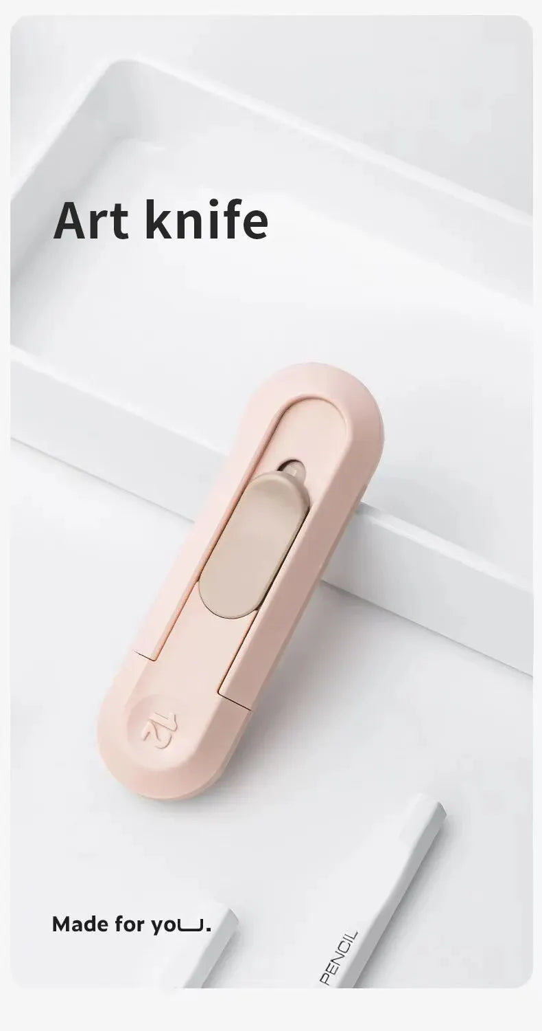 Minimalist Retractable Knife