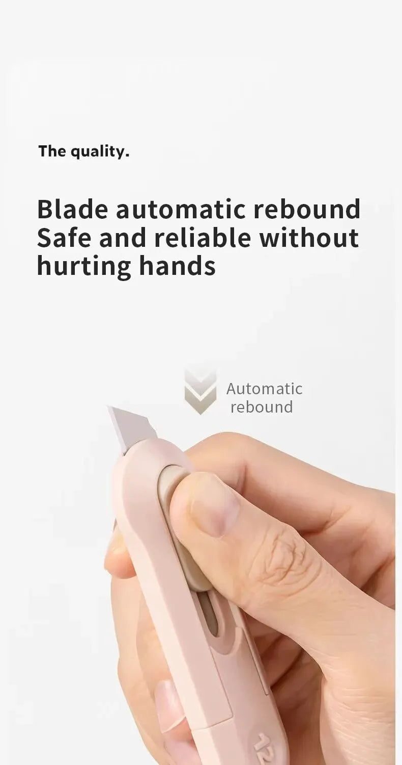 Minimalist Retractable Knife